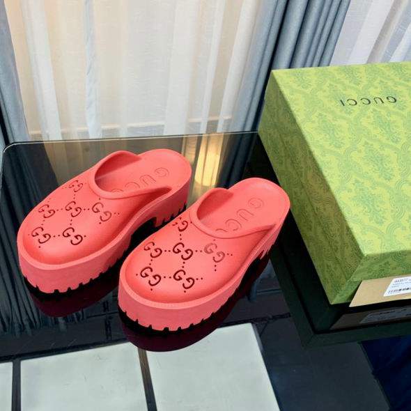 Picture of Gucci Shoes _SKUGGslip-onsandalsz35-4501076305
